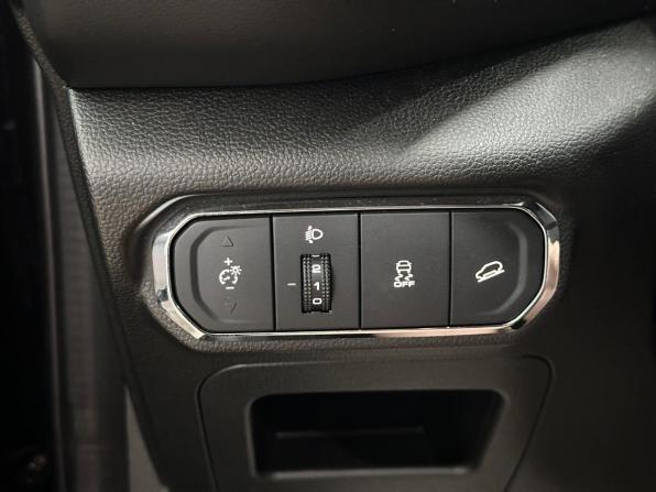 Haval Jolion I Рестайлинг с пробегом 2024 года, цена 2 085 000 рублей, 38045 км, внедорожник, Автокод Объявления