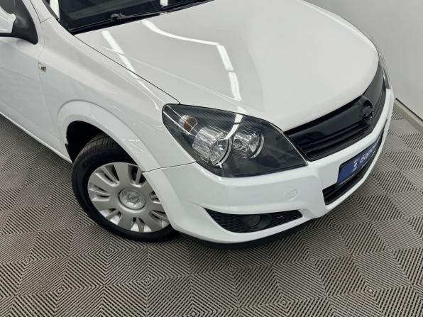 Opel Astra H Рестайлинг с пробегом 2013 года, цена 590 000 рублей, 235752 км, седан, Автокод Объявления