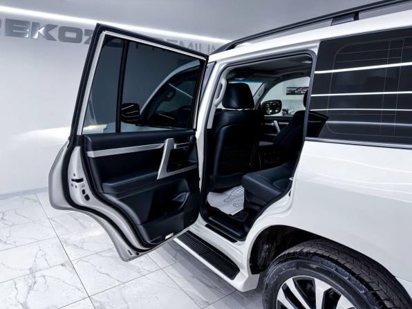 Toyota Land Cruiser 200 Series Рестайлинг 2 с пробегом 2019 года, цена 8 900 000 рублей, 84093 км, внедорожник, Автокод Объявления