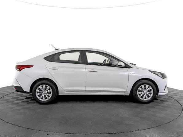 Hyundai Solaris II Рестайлинг с пробегом 2022 года, цена 1 575 000 рублей, 69491 км, седан, Автокод Объявления