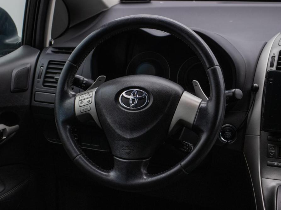 Toyota Auris I Москва  - изображение 15
