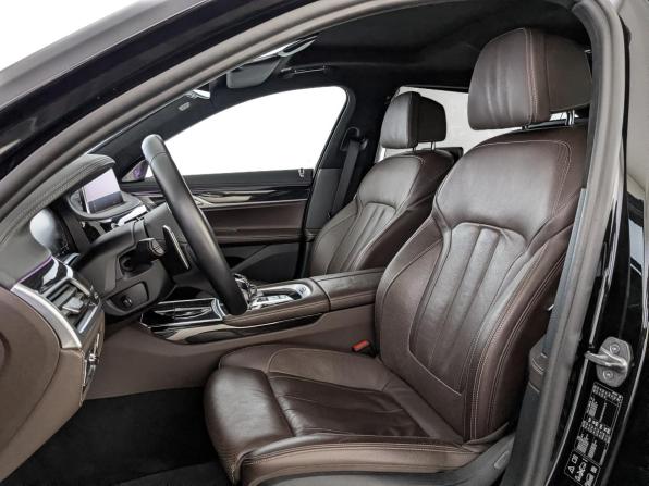 BMW 7 серии VI (G11/G12) Рестайлинг с пробегом 2019 года, цена 6 550 000 рублей, 93816 км, седан, Автокод Объявления