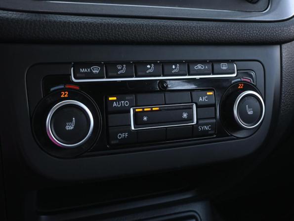 Volkswagen Tiguan I Рестайлинг с пробегом 2014 года, цена 1 455 000 рублей, 177483 км, внедорожник, Автокод Объявления