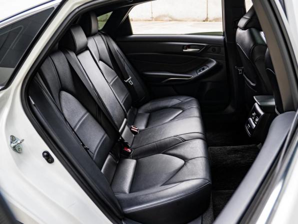 Toyota Avalon V Рестайлинг с пробегом 2022 года, цена 3 379 000 рублей, 43720 км, седан, Автокод Объявления