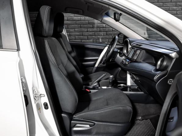 Toyota RAV4 IV (XA40) Рестайлинг с пробегом 2018 года, цена 2 390 000 рублей, 167226 км, внедорожник, Автокод Объявления