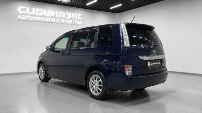 Toyota ISis I Рестайлинг с пробегом 2014 года, цена 1 030 000 рублей, 313000 км, минивэн, Автокод Объявления