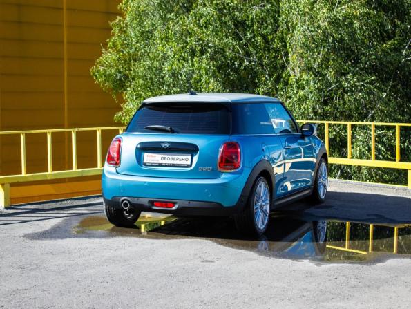 Mini Hatch III (F55/F56) с пробегом 2018 года, цена 1 975 000 рублей, 60350 км, хэтчбек, Автокод Объявления