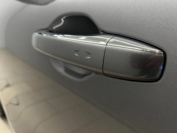 Renault Scenic IV с пробегом 2017 года, цена 1 497 000 рублей, 210920 км, минивэн, Автокод Объявления