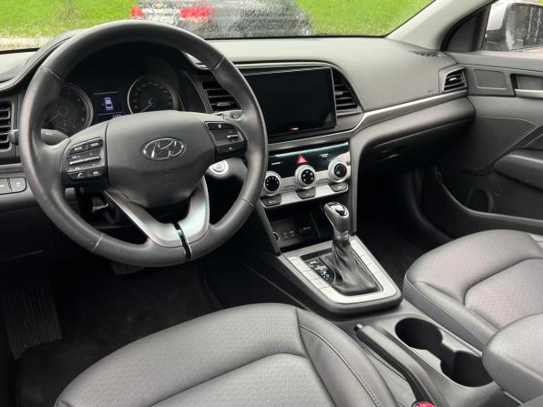 Hyundai Avante VI Рестайлинг с пробегом 2019 года, цена 1 899 000 рублей, 61444 км, седан, Автокод Объявления