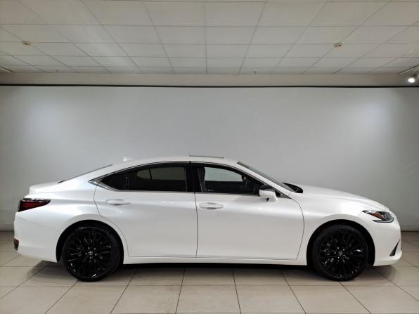 Lexus ES VII Рестайлинг с пробегом 2021 года, цена 4 990 000 рублей, 88000 км, седан, Автокод Объявления