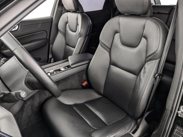 Volvo XC60 II Рестайлинг с пробегом 2021 года, цена 4 260 000 рублей, 77055 км, внедорожник, Автокод Объявления