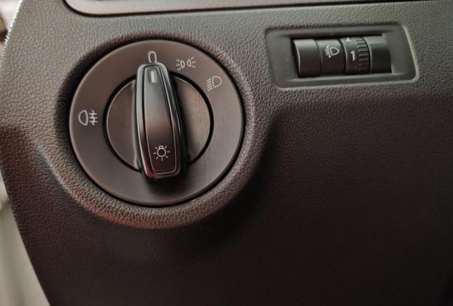 Skoda Rapid I с пробегом 2015 года, цена 700 000 рублей, 200144 км, лифтбек, Автокод Объявления