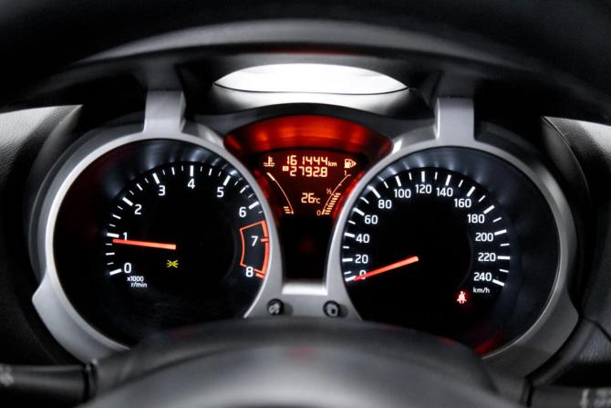 Nissan Juke I Рестайлинг с пробегом 2015 года, цена 1 099 000 рублей, 161356 км, внедорожник, Автокод Объявления
