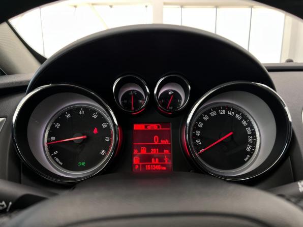 Opel Astra J Рестайлинг с пробегом 2014 года, цена 900 000 рублей, 151300 км, хэтчбек, Автокод Объявления