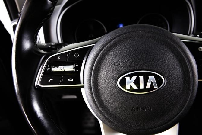 Kia Sportage IV Рестайлинг с пробегом 2020 года, цена 2 399 000 рублей, 123000 км, внедорожник, Автокод Объявления
