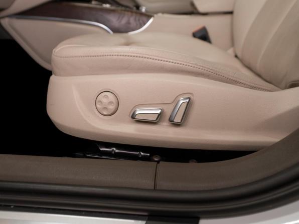 Audi A6 IV (C7) Рестайлинг с пробегом 2015 года, цена 2 100 000 рублей, 166843 км, седан, Автокод Объявления