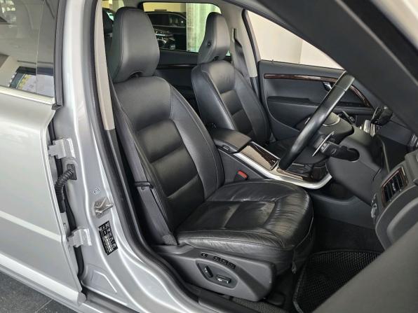 Volvo V70 III Рестайлинг с пробегом 2013 года, цена 1 000 000 рублей, 145115 км, универсал, Автокод Объявления