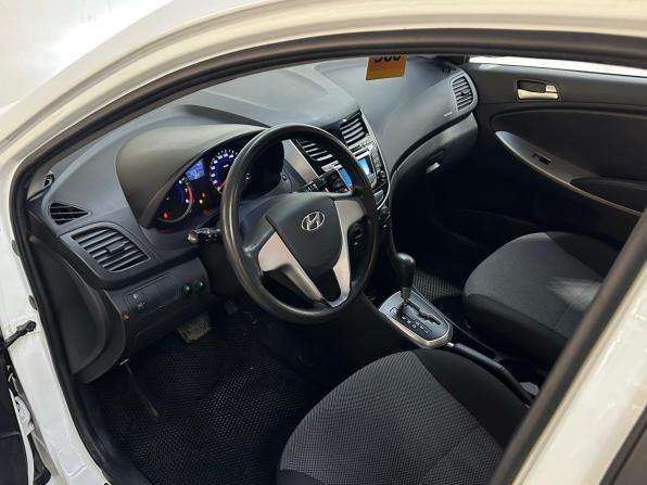 Hyundai Solaris I с пробегом 2013 года, цена 720 000 рублей, 135000 км, хэтчбек, Автокод Объявления