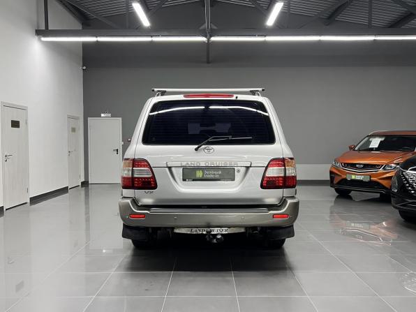 Toyota Land Cruiser 100 Series Рестайлинг 2 с пробегом 2005 года, цена 2 490 000 рублей, 351423 км, внедорожник, Автокод Объявления