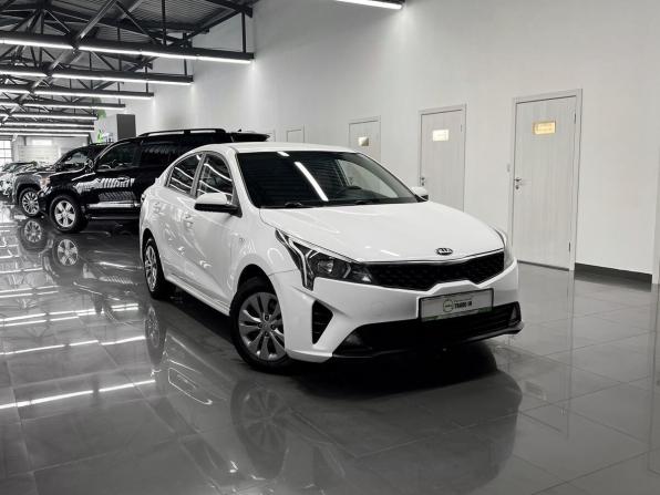 Kia Rio IV Рестайлинг с пробегом 2020 года, цена 1 545 000 рублей, 81869 км, седан, Автокод Объявления