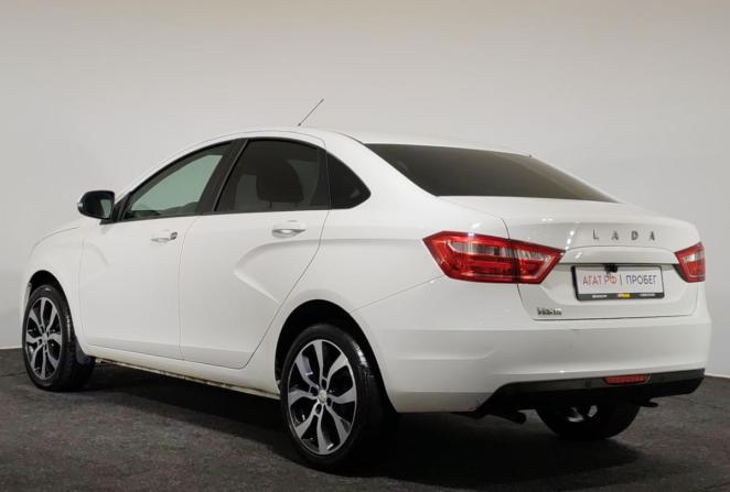 Lada (ВАЗ) Vesta I с пробегом 2018 года, цена 880 000 рублей, 108410 км, седан, Автокод Объявления