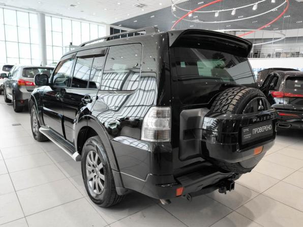 Mitsubishi Pajero IV Рестайлинг 1 с пробегом 2013 года, цена 1 950 000 рублей, 289636 км, внедорожник, Автокод Объявления