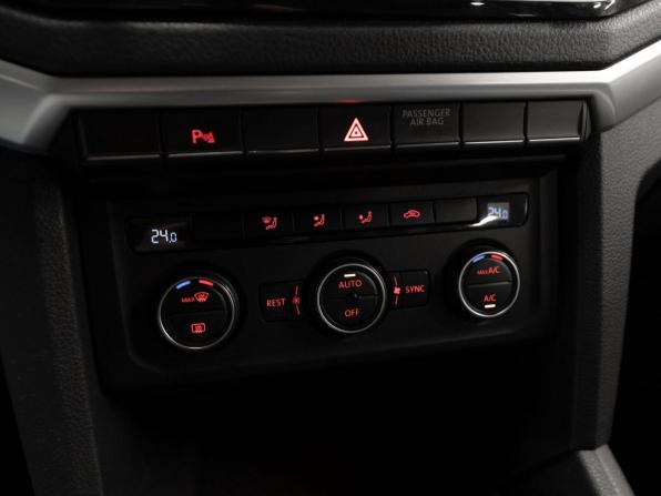 Volkswagen Amarok I Рестайлинг с пробегом 2018 года, цена 2 950 000 рублей, 248093 км, пикап, Автокод Объявления