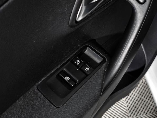 Volkswagen Polo V Рестайлинг с пробегом 2015 года, цена 860 000 рублей, 107500 км, седан, Автокод Объявления