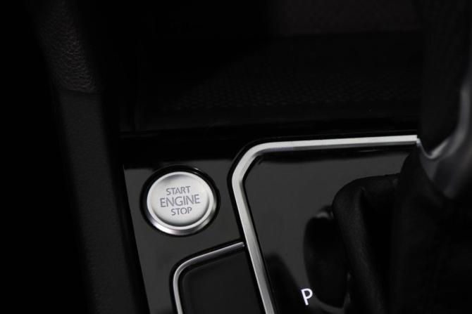 Volkswagen Passat B8 с пробегом 2019 года, цена 2 065 200 рублей, 178750 км, седан, Автокод Объявления