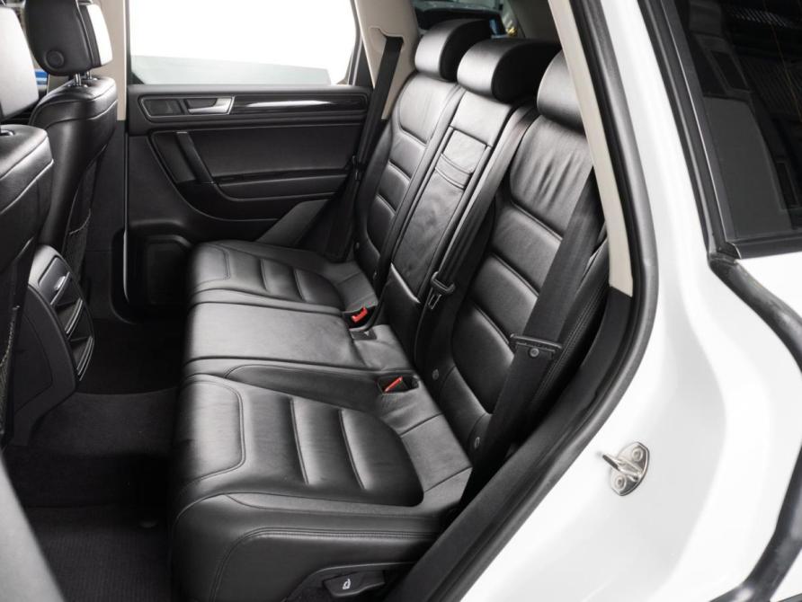 Volkswagen Touareg II Рестайлинг Тюмень  - изображение 9