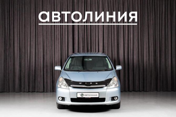 Toyota Wish I с пробегом 2003 года, цена 650 000 рублей, 240000 км, минивэн, Автокод Объявления