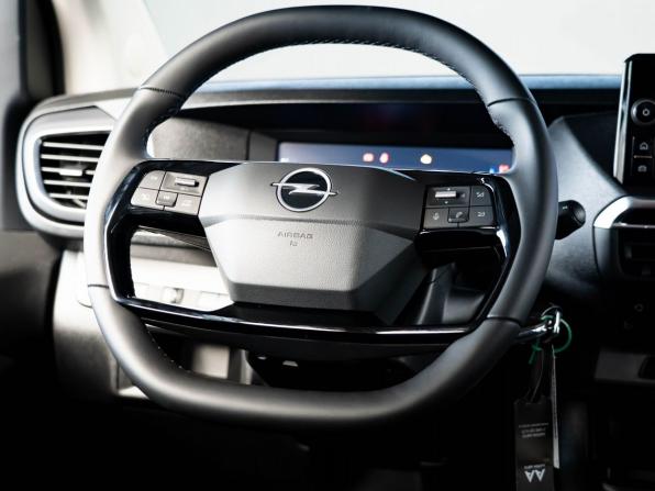 Opel Zafira Life I Рестайлинг с пробегом 2025 года, цена 5 500 000 рублей, 50 км, минивэн, Автокод Объявления