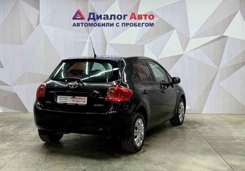 Toyota Auris I Азнакаево  - изображение 8