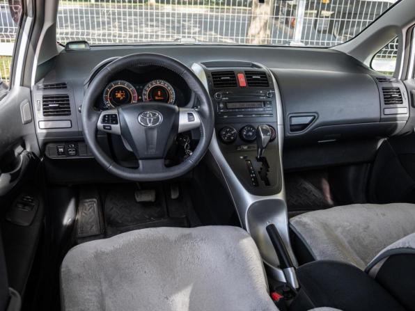 Toyota Auris I Рестайлинг с пробегом 2012 года, цена 1 230 000 рублей, 205731 км, хэтчбек, Автокод Объявления