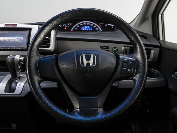 Honda Freed I с пробегом 2011 года, цена 990 000 рублей, 183614 км, компактвэн, Автокод Объявления