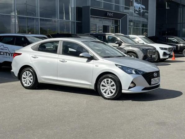 Hyundai Solaris II Рестайлинг с пробегом 2021 года, цена 1 750 000 рублей, 16057 км, седан, Автокод Объявления