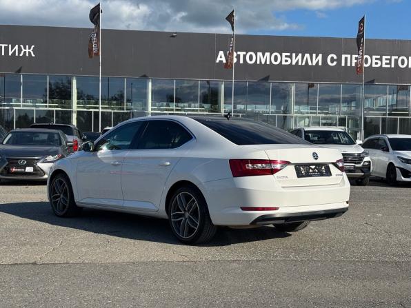 Skoda Superb III с пробегом 2016 года, цена 1 766 000 рублей, 190000 км, лифтбек, Автокод Объявления