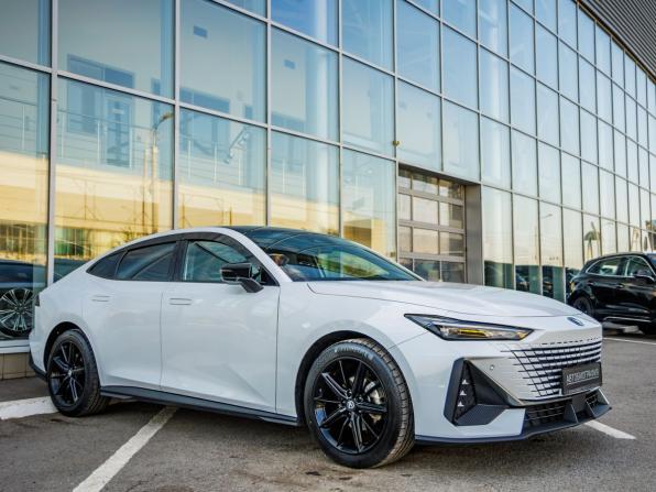 Changan UNI-V I с пробегом 2024 года, цена 2 398 000 рублей, 36817 км, лифтбек, Автокод Объявления