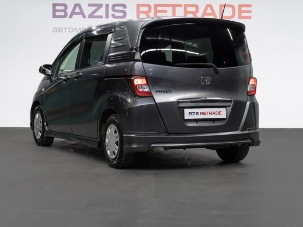 Honda Freed I с пробегом 2010 года, цена 864 000 рублей, 208480 км, компактвэн, Автокод Объявления