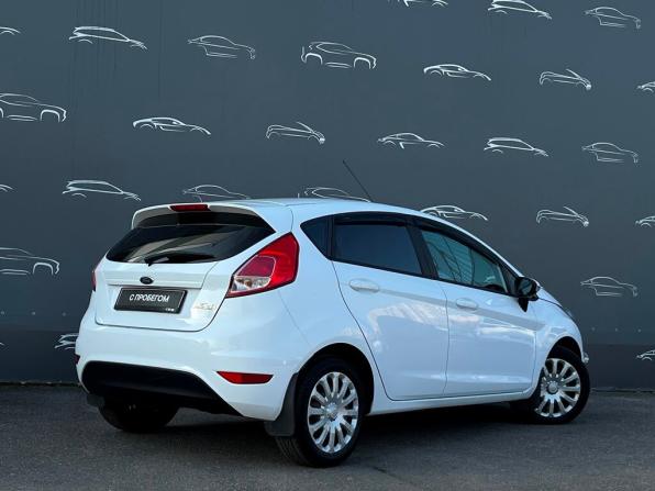 Ford Fiesta Mk6 Рестайлинг с пробегом 2016 года, цена 950 700 рублей, 76177 км, хэтчбек, Автокод Объявления