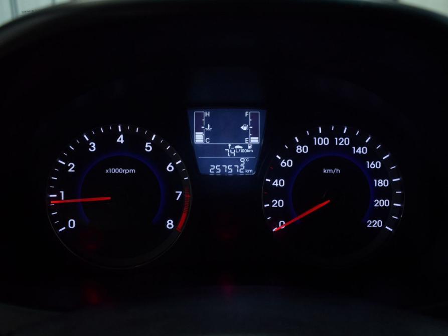 Hyundai Solaris I Рестайлинг Кемерово  - изображение 3