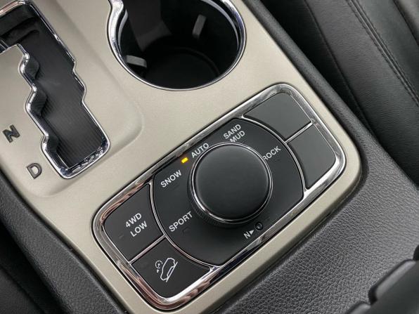 Jeep Grand Cherokee IV (WK2) с пробегом 2012 года, цена 1 479 000 рублей, 204500 км, внедорожник, Автокод Объявления