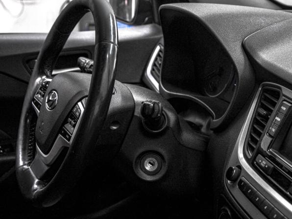 Hyundai Solaris II с пробегом 2018 года, цена 1 249 900 рублей, 168000 км, седан, Автокод Объявления