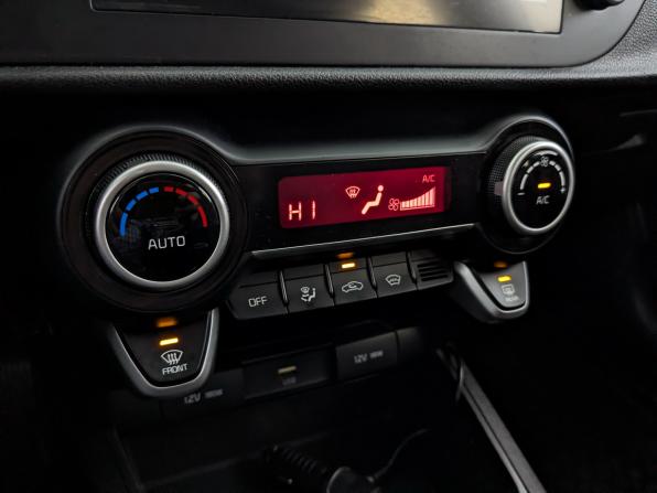 Kia Rio IV Рестайлинг с пробегом 2022 года, цена 1 495 000 рублей, 167430 км, седан, Автокод Объявления