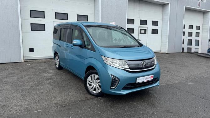 Honda Stepwgn V Рестайлинг с пробегом 2021 года, цена 2 370 000 рублей, 74796 км, минивэн, Автокод Объявления
