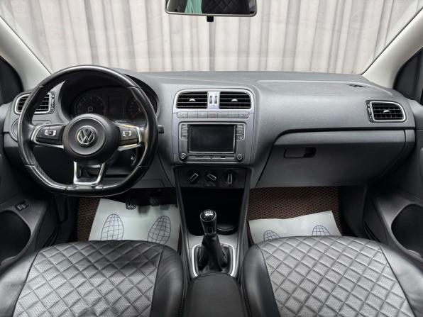 Volkswagen Polo V Рестайлинг с пробегом 2019 года, цена 1 119 000 рублей, 145599 км, седан, Автокод Объявления