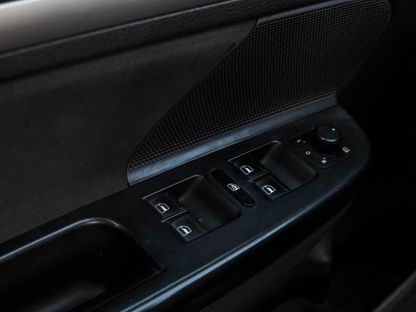 Volkswagen Jetta V с пробегом 2010 года, цена 689 000 рублей, 239954 км, седан, Автокод Объявления