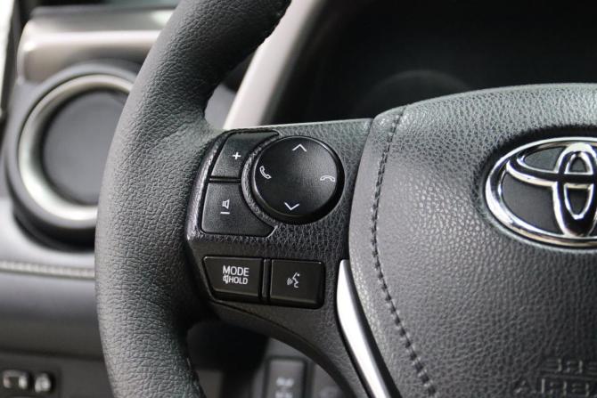 Toyota RAV4 IV (XA40) Рестайлинг с пробегом 2018 года, цена 2 750 550 рублей, 107190 км, внедорожник, Автокод Объявления