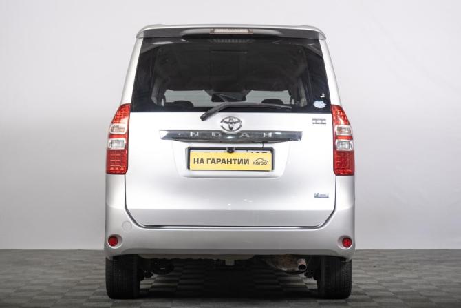 Toyota Noah II (R70) с пробегом 2011 года, цена 1 479 000 рублей, 303000 км, минивэн, Автокод Объявления