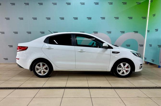 Kia Rio III Рестайлинг с пробегом 2016 года, цена 1 025 000 рублей, 174323 км, седан, Автокод Объявления